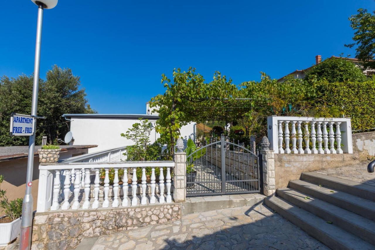 Apartman Mladenka Dramalj Exteriér fotografie